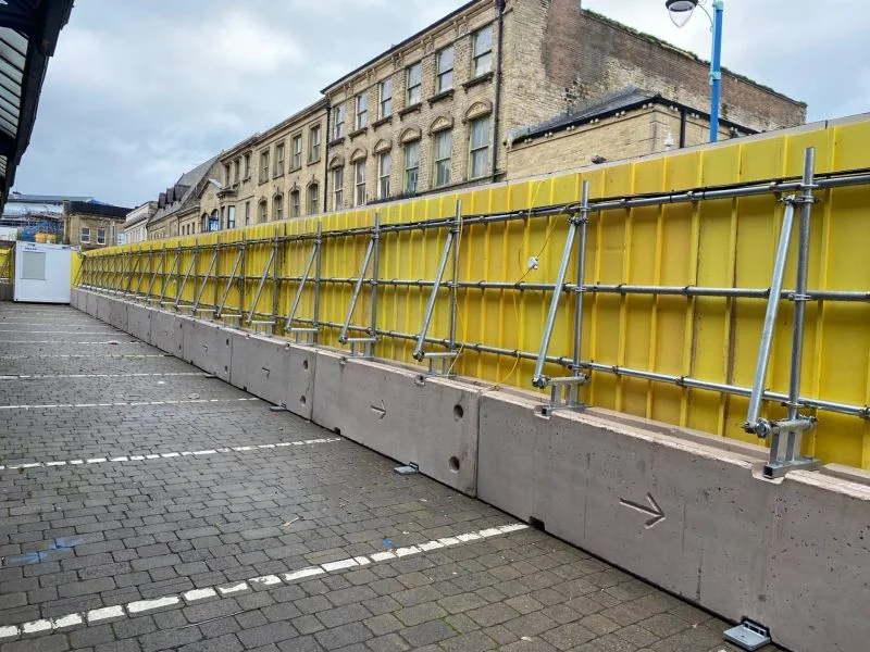 ConBarr-TVCBs Support Hoarding at Huddersfield Market Redevelopment